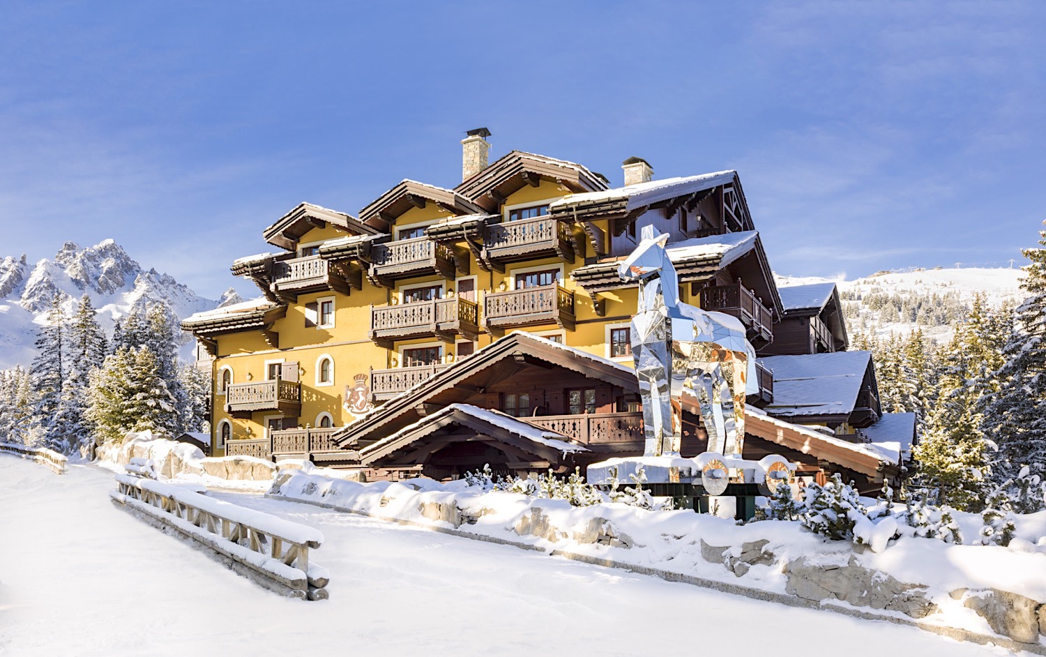 Louis Vuitton Ski Club ,Courchevel1850 , Hotel Cheval Blanc 