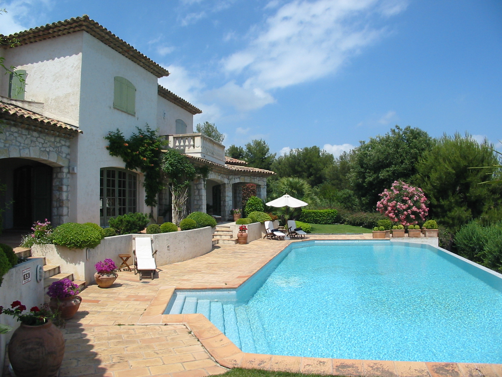 Villa Perriere in Cote d'Azur, France - White Blancmange